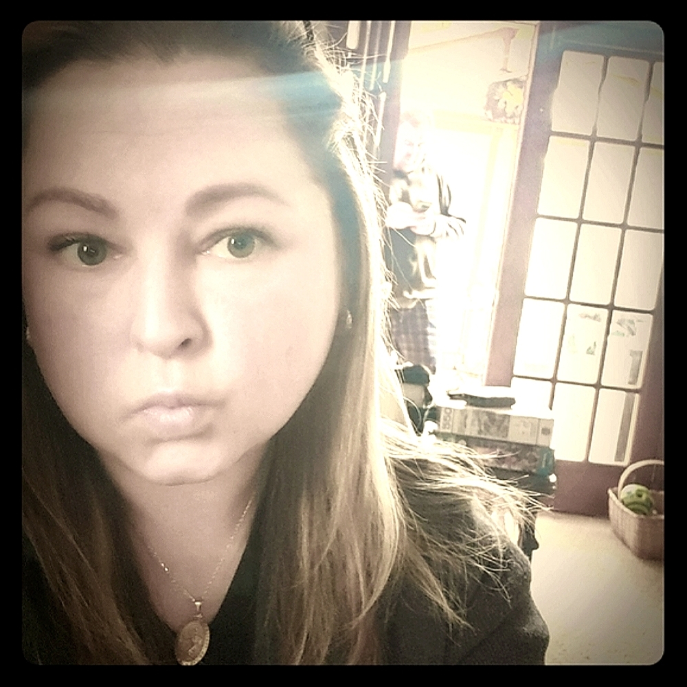 ✔️ Meet your Posher 🌠 Lisa